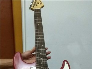 黄家驹同款电吉他，个人一手，因个人原因低价出售，由于长时间不玩，琴弦略有上锈，价格可小议。